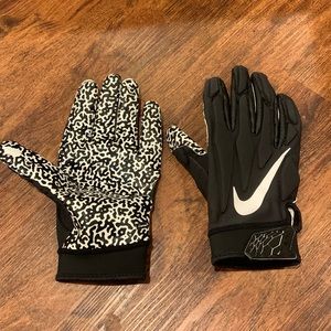 XL football gloves
